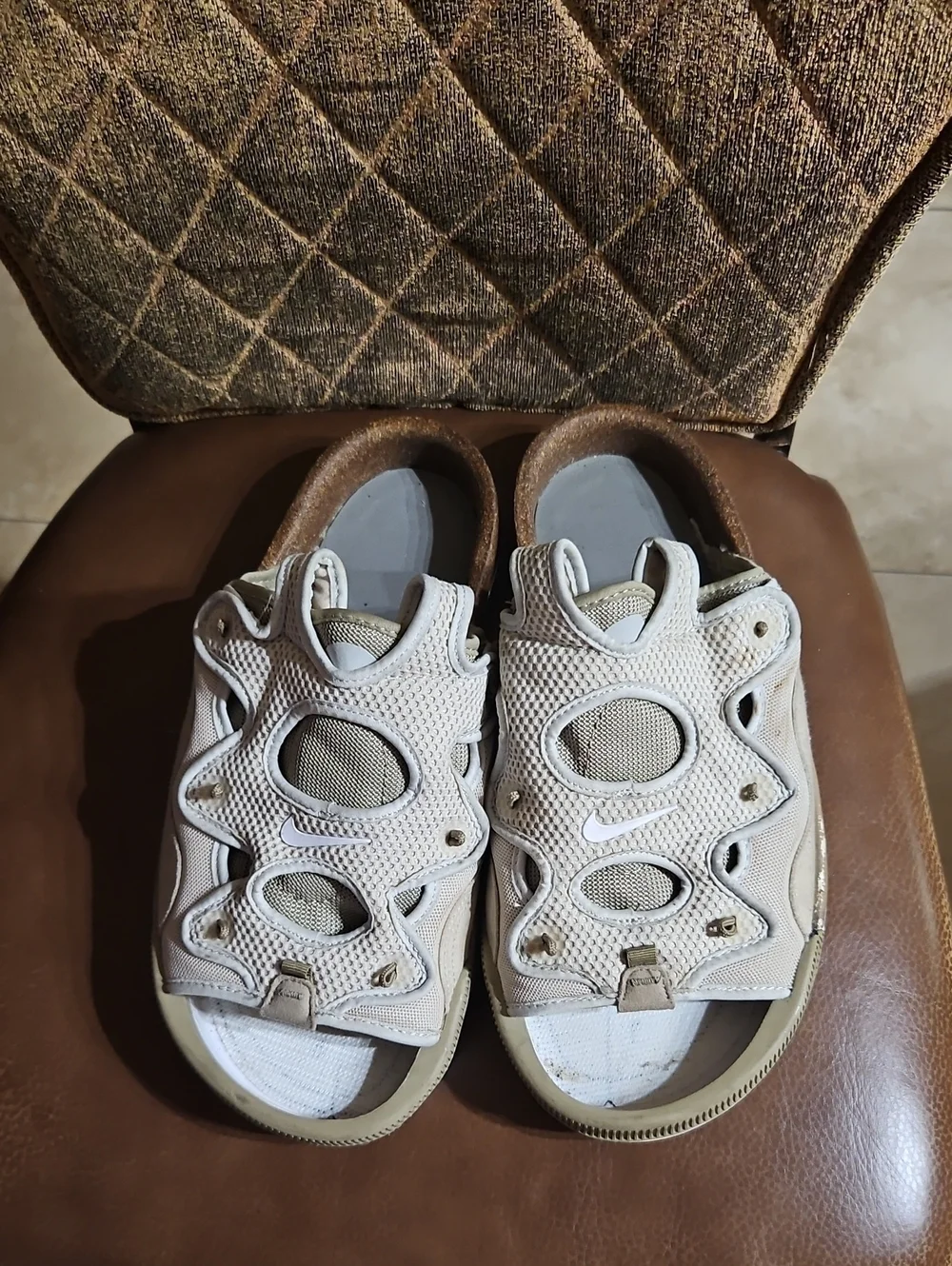 Nike Men's Beige and White Slide Sandal Sneakers